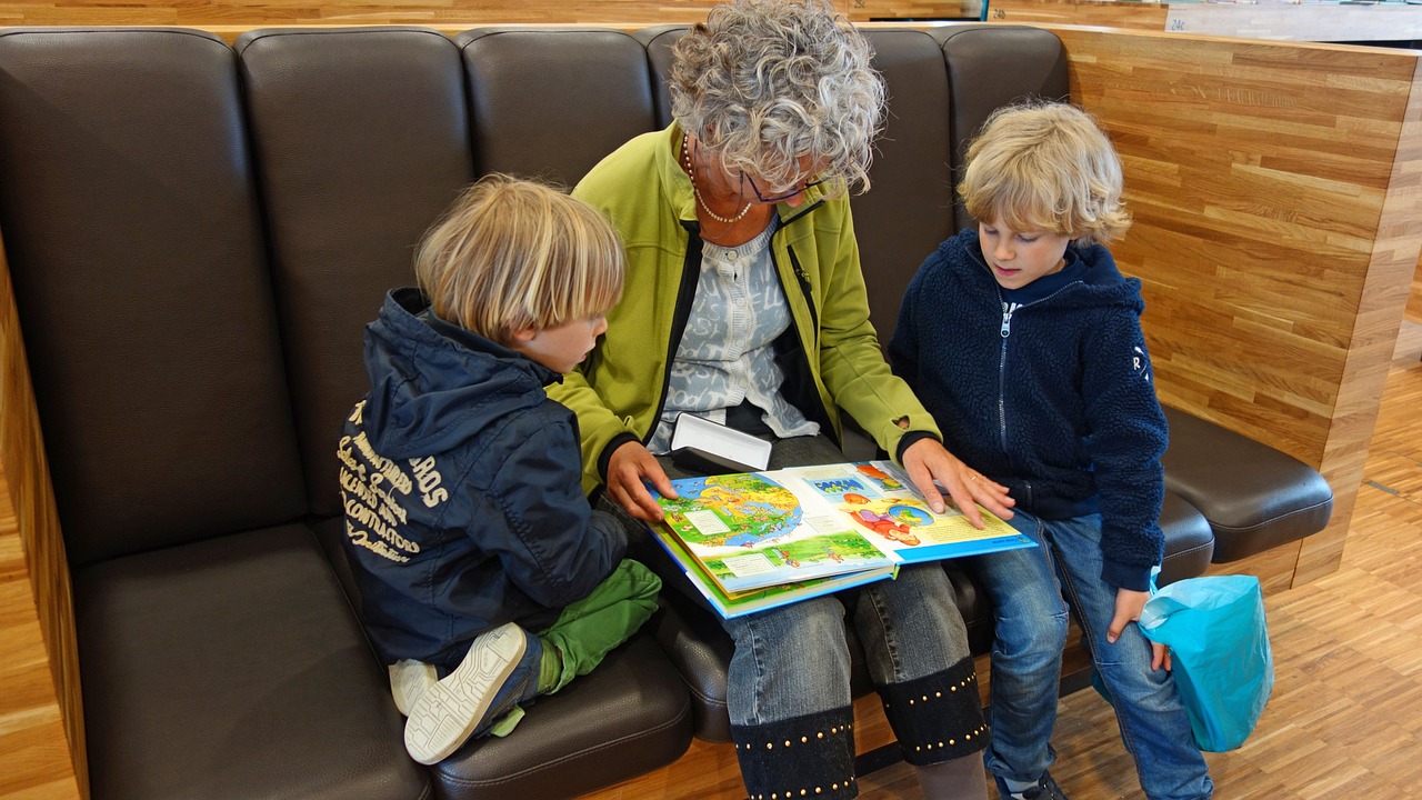 Kids can have a hard time sitting still for a story. Here are 5 tips to help create a sensory story time when reading to children with special needs.